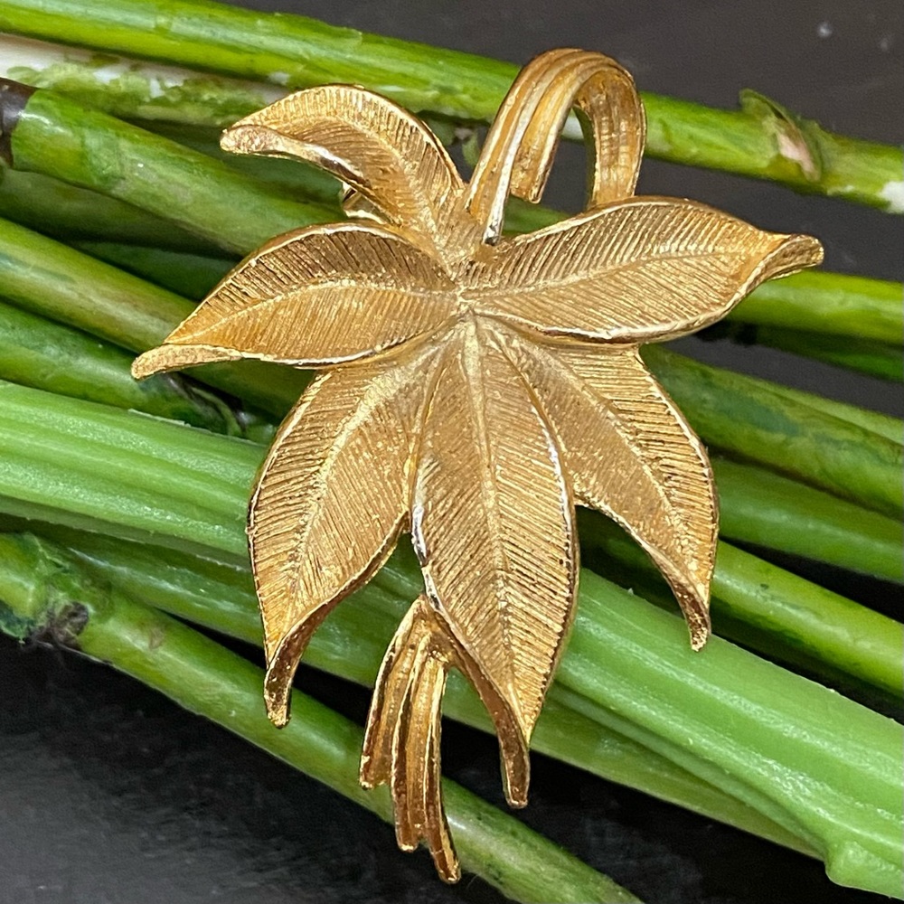 Vintage GERRY’S Signed Gold-tone Maple Leaf Brooch